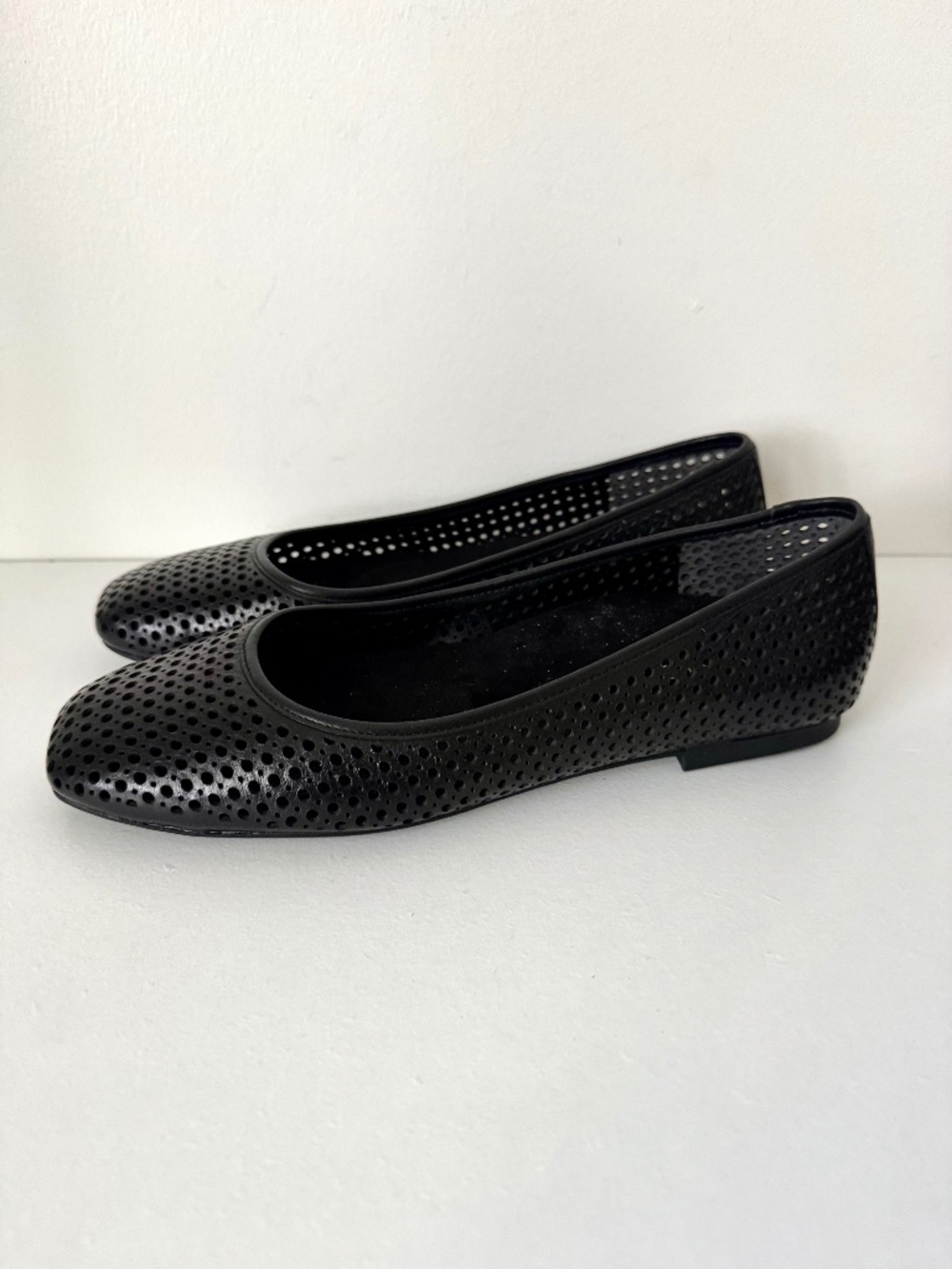 Vionic Orinda Perf Black Leather Perforated Ballet Flats Square Toe Comfort 9.5